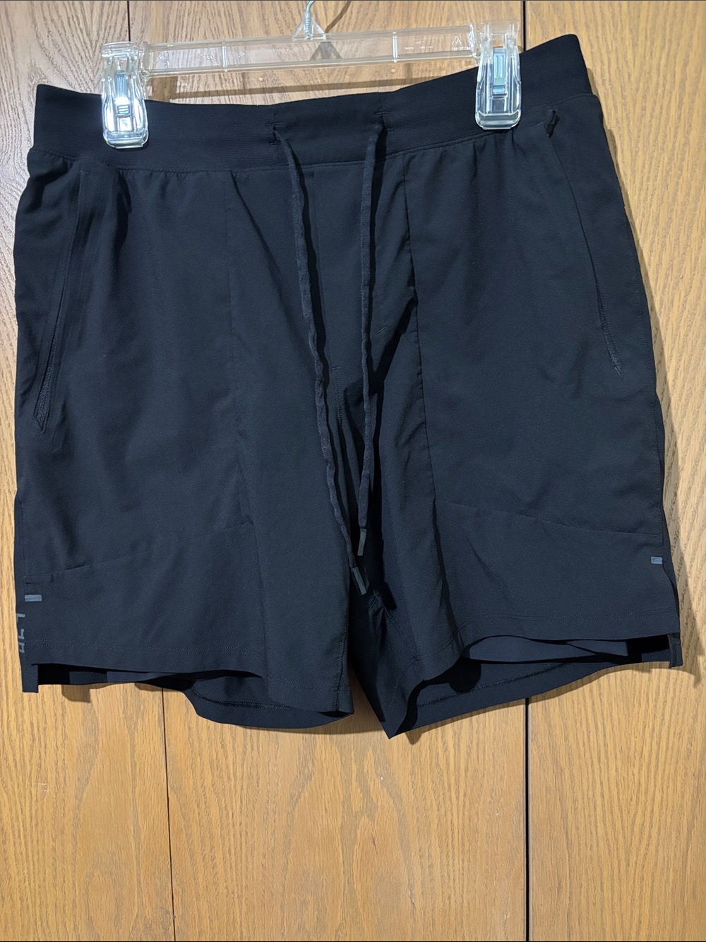 Lululemon license to train large men’s Black Performance Drawstring Shorts